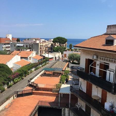 Beda House Panoramica E Tranquilla Giardini Naxos Exterior photo