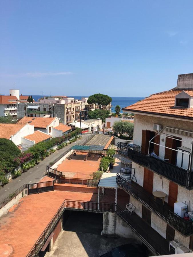 Beda House Panoramica E Tranquilla Giardini Naxos Exterior photo